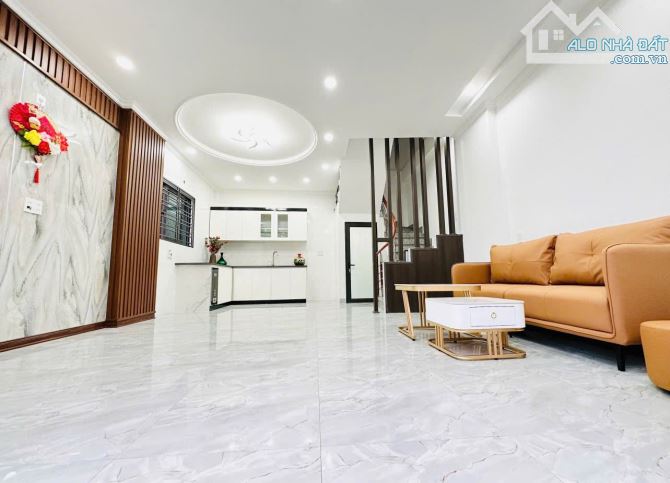 Nhà 3 tầng mặt đường thông gần cạnh TĐC Phương Khê - Đường 5m