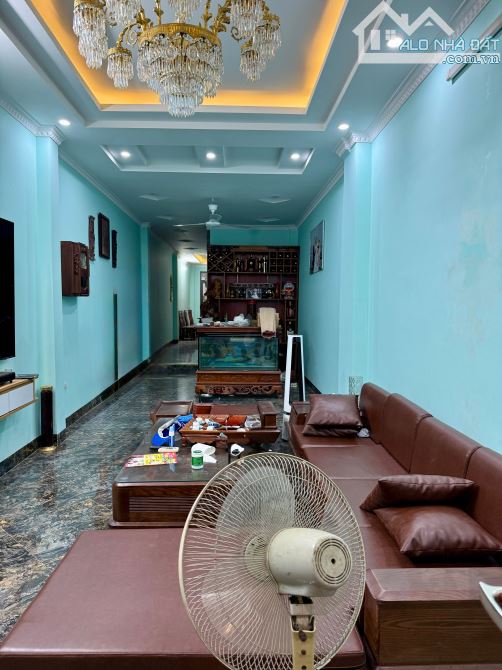 Bán nhà Đặng Tiến Đông, Hoàng cầu, 10m ra phố, gần công viên, giao thông thuận tiện
