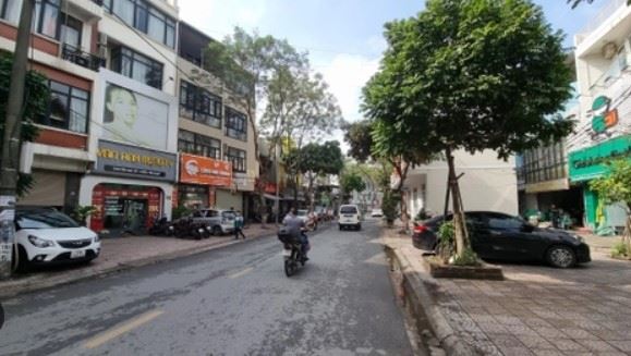 SIÊU PHẨM PHÚC LỢI NHÀ 3 TẦNG – VỊ TRÍ SIÊU HOT KINH DOANH, VỈA HÈ ĐƯỜNG RỘNG LONG BIÊN