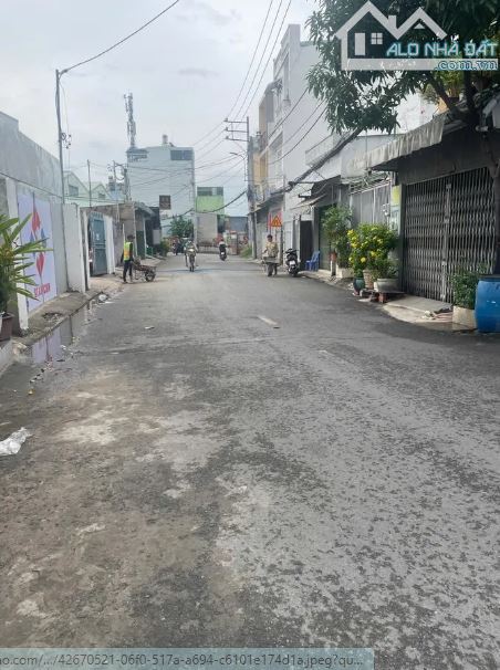 BÁN NHÀ CẤP 4 – TẶNG ĐẤT VỊ TRÍ ĐẸP NGAY CHỢ HIỆP THÀNH 13– Quận 12 , Giá 5,55 tỷ