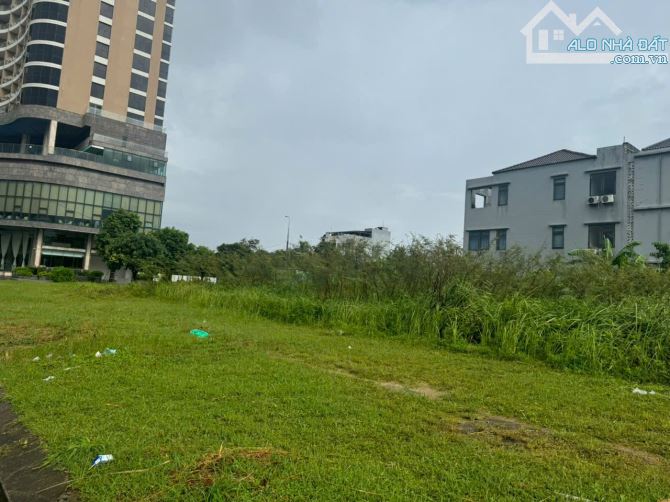 Bán 850 m2 đất 2 MT đường Lê Đức Thọ, Đà Nẵng - Giá Tốt . Đối diện KS 5 sao - Gía 52 tỷ