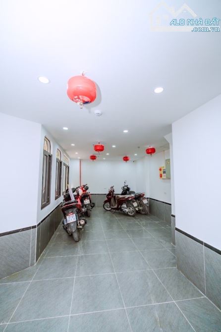 Nhà dòng tiền Mễ Trì, CCMN 57m x 8T - hơn 17 tỷ - 14 phòng, sát ô tô.
