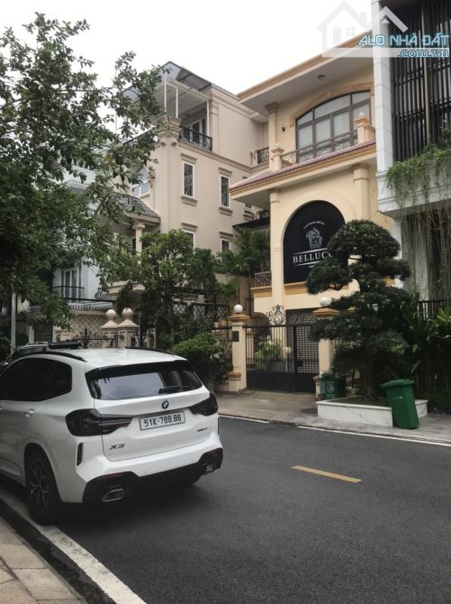 Bán nhà khu biệt thự 357A Nguyễn Trọng Tuyển Quận Tân Bình, DT: 9x 16m, giá chỉ 45 tỷ tl