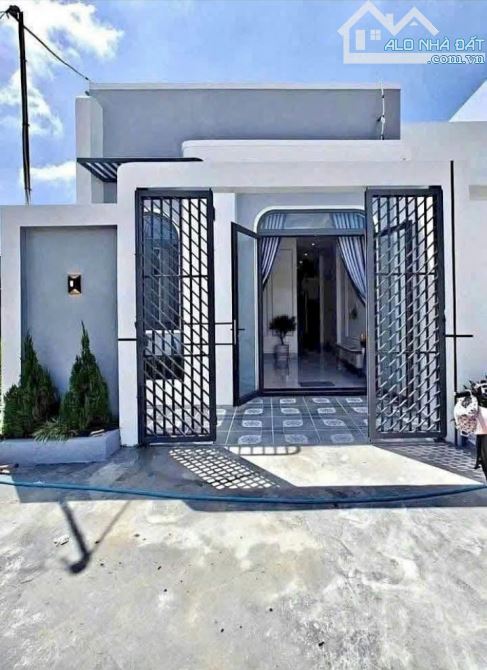 Ngân hàng thanh lý căn nhà cấp 4 ngay đường Tân Liêm - SHR - 680 TR