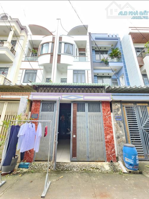 5Tỷ200 🔥👉 Nhà Hoàn Công gần Chợ Dĩ An 1__Hẻm Xe Hơi cách đường Trần Quang Khải chỉ 30m