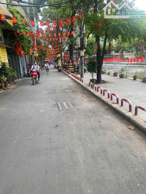 BÁN NHÀ NGUYỄN THỊ ĐỊNH CẦU GIẤY - NHÀ ĐẸP - GẦN PHỐ - NGÕ THÔNG - GẦN HỒ - 60M2, 5 TẦNG