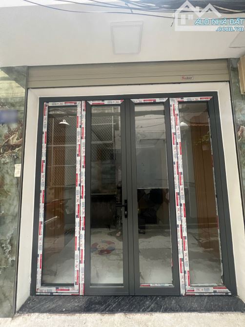 Nhà 3 tầng hẻm thông Nguyễn Trãi P2Q5. Giá 6.2 tỷ