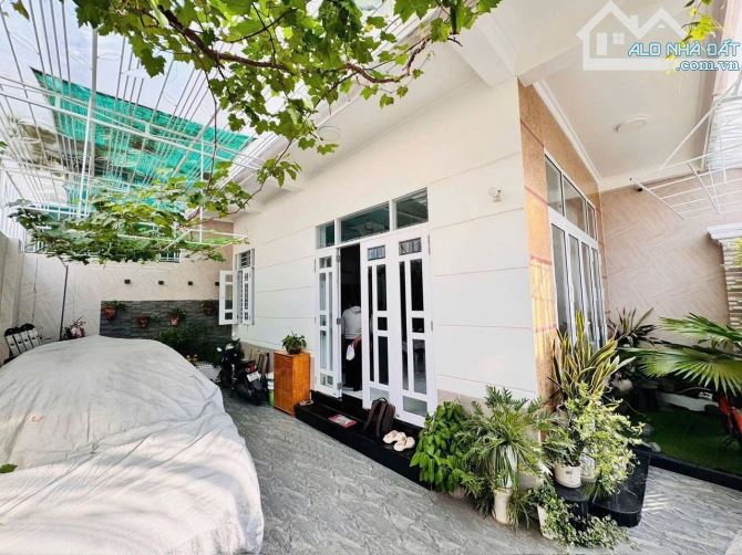 🌾🌾 bán nhà 3  tầng cách biển 500 m hẻm Nguyễn Xiển biểu Vĩnh Hải