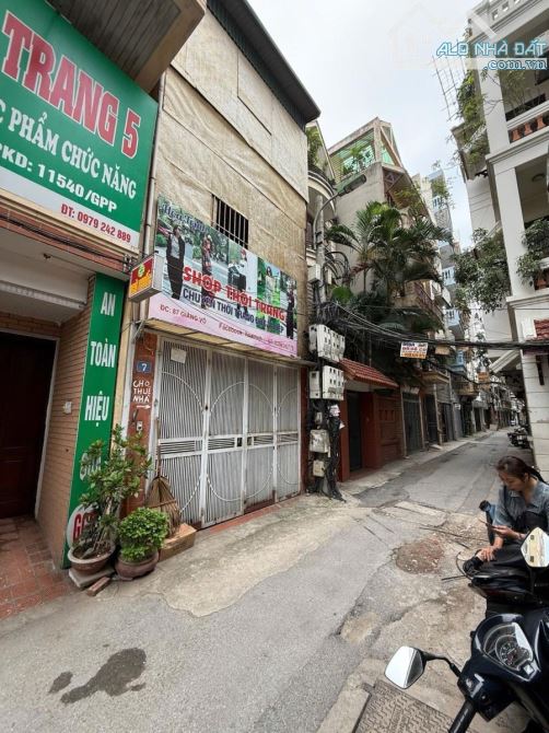 Mặt ngõ Hoàng Quốc Việt, 2 mặt ngõ ô tô, 17 Tỷ, 52m.