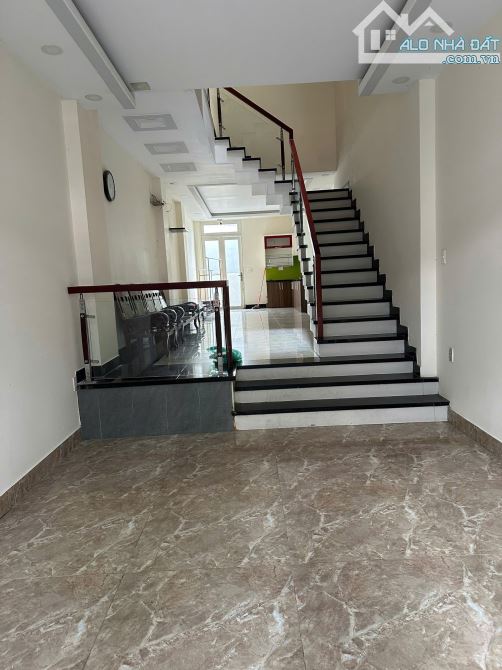 NHÀ 3LẦU MẶT TIỀN BÌNH THỌ, THỦ ĐỨC 4PN 4WC, Ở+LÀM VP CTY