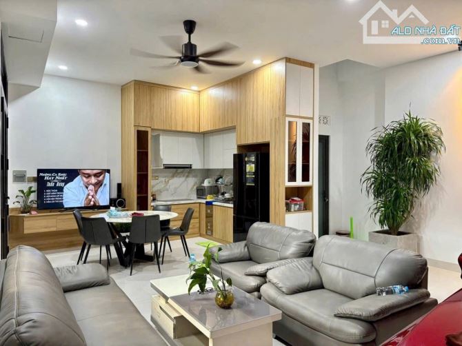 CCDV_Bán nhà đường Trương Công Định, P.7, Vũng Tàu. Hẻm rộng 5m 2 oto tránh nhau