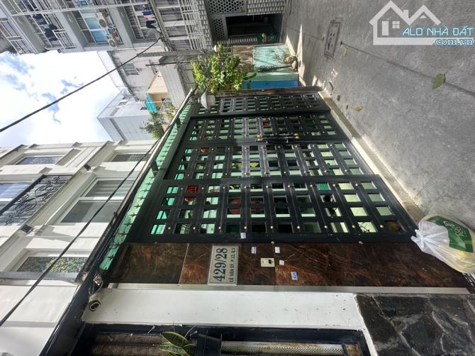 Khu VIP trung tâm mua sắm Lê Văn Sỹ quận 3 ,nở hậu tài lộc
