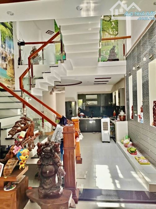 SIÊU MẶT PHỐ KINH DOANH LƯƠNG NHỮ HỘC ĐOẠN SẦM UẤT NHẤT – 3TẦNG, 102M2_5.5M – NHỈNH 14 TỶ