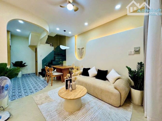 Xuân Phương 6.X tỷ, 5 tầng-35m, ngõ thông kinh doanh, 10m ra ô tô- view 2 thoáng, full NT