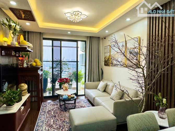 Bán CH FLC 18 Phạm Hùng DT 60,6m 2PN Full NT hướng Đông ở luôn tầng trung sẵn slot ô tô 4ỷ