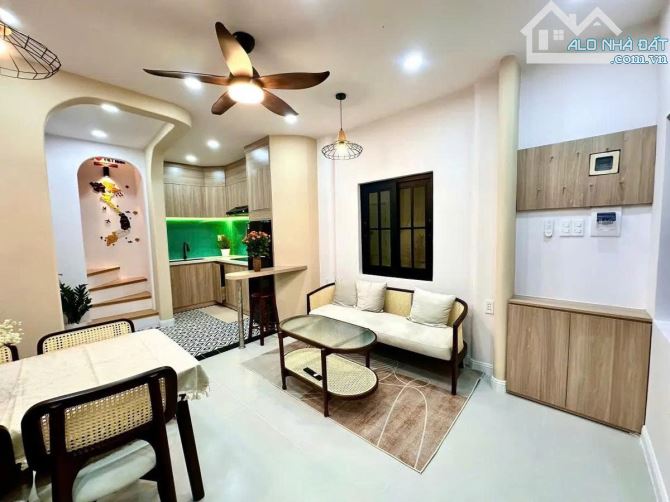 BÁN NHÀ MỚI FULL NỘI THẤT – LÊ VĂN SỸ Q3 –2PN- 3 TẦNG-  CHỈ 4.65 TỶ