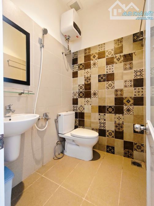 BÁN TOÀ CĂN HỘ 5 TẦNG MẶT PHỐ HÀN THUYÊN – 115M2, 12 CĂN HỘ, 50 TRIỆU/ THÁNG – NHỈNH 14 TỶ