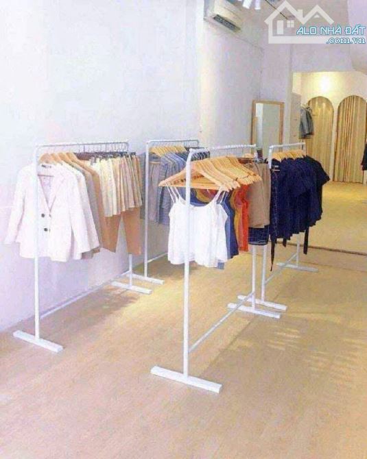 Bán gấp nhà mặt phố cổ Hàng Nón, giá tốt 46, 6 tỷ, 55 m,  vỉa hè kinh doanh rộng thoáng