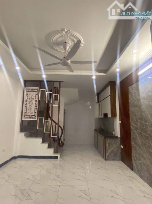 Bán Gấp Nhà Mới Đông Ngạc 31m2,5 tầng,đầy đủ nội thất, oto tránh 15m 6 tỷ hơn