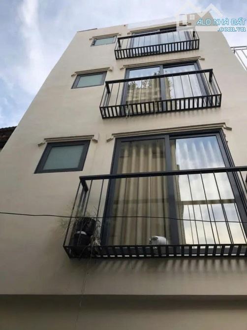 Nhà 2 Mặt Hẻm Võ Thị Sáu + Đinh Công Tráng Q1 – 134m², 8PN, Dòng Tiền 1.44 Tỷ/Năm, 32.5 Tỷ