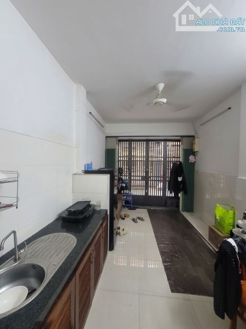 🌹🌹 HXH NGUYỄN THIỆN THUẬT, P4, 4 TẦNG, 3 PN, 22M2. GIÁ: 5,7 TỶ🌹🌹