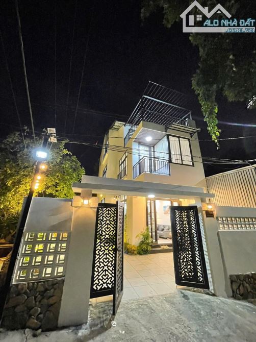 🏡🏡 BÁN CĂN VILLA 03 TẦNG HIỆN ĐẠI - CÓ HỒ BƠI LỚN CỰC VIP TẠI KIM LONG -TP HUẾ🏡🏡