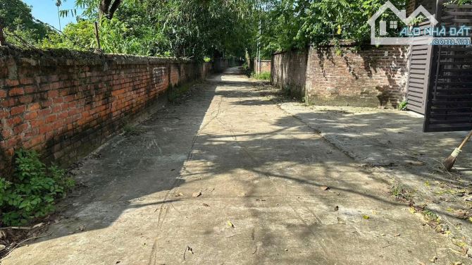 Lô đất 1759m giá chỉ hơn 7tr/m , cách trục chính chỉ 200m sẵn sổ hồng đẹp, giá bán nhanh