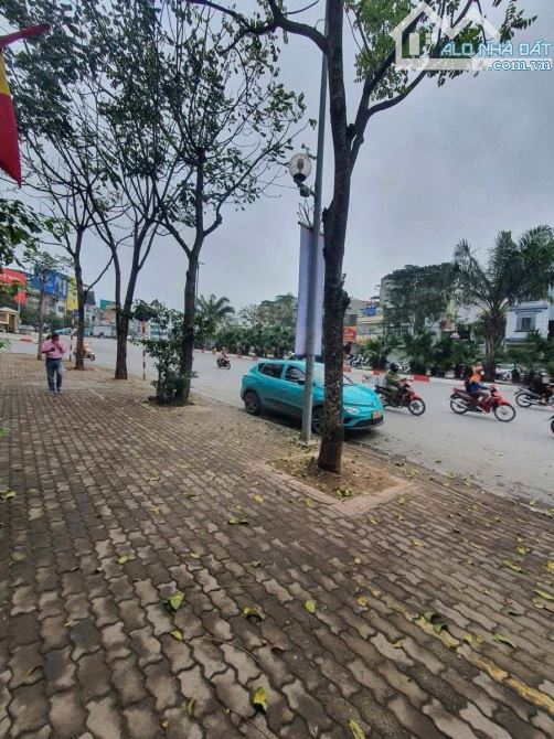 bán nhà Mặt phố Trần Khát Chân, Hai Bà Trưng vỉa hè, Kinh Doanh DT 35m, 5Tầng, MT 4,9m