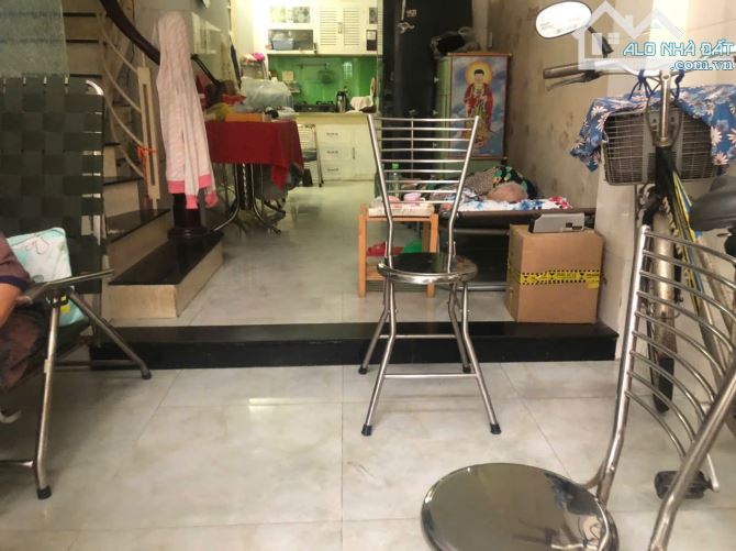 Bán Nhà Q1 Trần Đình Xu – DT: 32m², 5 Tầng BTCT, 6PN, Hẻm 4m An Ninh, Chỉ 7.48 Tỷ