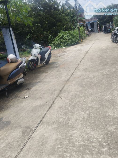 Nhà bà điểm sau xã xtt.dt 5x18 1Trệt 1lửng giá chỉ 3.25ty