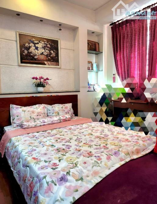 Bán nhà hẻm xe hơi trung tâm, p. Bến thành, q.1