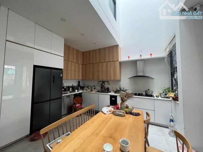 Lê Quang Đạo đường 7.5 sầm uất nhất Biển Mỹ Khê, 4tầng 83m2 dòng tiền 45tr chỉ nhỉnh 23tỷ