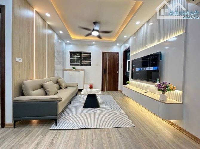 Bán nhà Cc CT3 Bắc Linh Đàm, HN, DT 68m2, giá bán 5.1 tỷ 🔥Mô tả: ☀️ Nhà lô góc view công