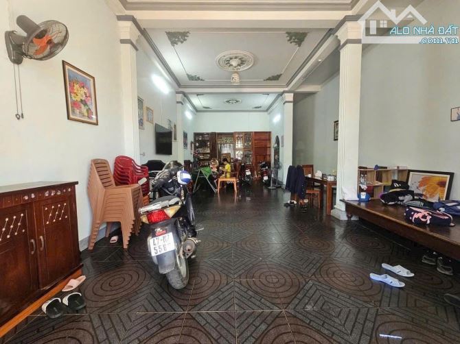 Bán nhà 2 mê mặt tiền Hoàng Văn Thụ(6x20) tiện kinh doanh giá tốt chỉ 10,7 tỷ