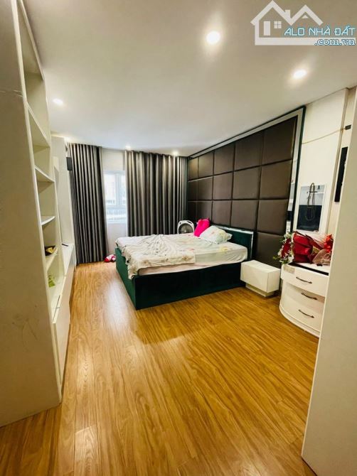 Cần bán căn hộ CT1A KĐT Mỹ Đình 2 73m2 giá chỉ nhỉnh hơn 5 tỉ một chút 2n, sẵn sổ hồng