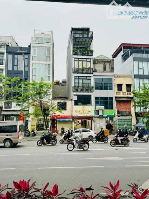 Bán nhà Mặt Phố Hiếm Đại La, Phố Vọng, Vỉa hè Kinh Doanh, 82m2 x 5 tầng MT 5,4 Giá: 31,9 ỷ