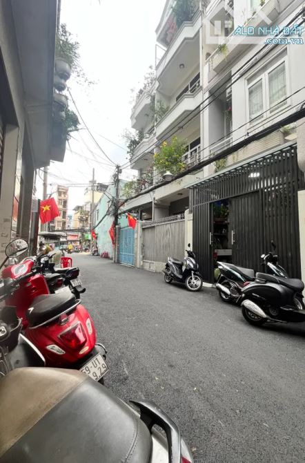 🏡 Bán nhà Cách Mạng Tháng Tám 49m² 2 tầng – 11.2 tỷ – Đang cho thuê Spa
