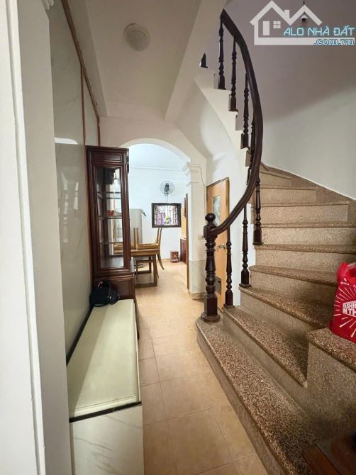 Cho thuê nhà ngõ phố Phan Đình Giót La Khê Hà Đông 34m x 3 tầng, giá 9tr/tháng