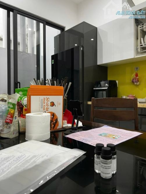 BÁN NHÀ 3 TẦNG MẶT TIỀN CẨM CHÁNH 5 – GẦN CHỢ HÒA XUÂN, ĐÀ NẴNG