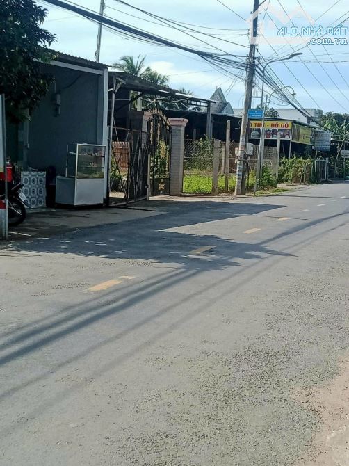 Chủ cần bán gấp căn nh à Full Thổ  cư  1 Trệt 1 lầu  Nhị Quý  Tiền Giang