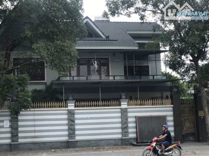Bán BT 3 Tầng Góc 2MT đường Đa Phước 8, (Gần Sông Hàn) Giá 18tỷ 850 tr TL