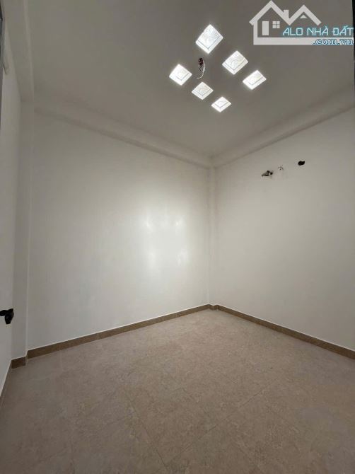 BÁN NHÀ MINH PHỤNG 37m2   QUẬN 11