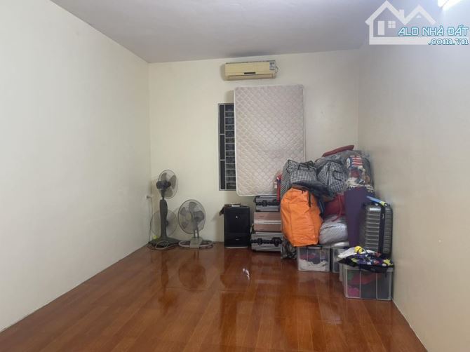 CẦN BÁN NHÀ PHÙNG CHÍ KIÊN 88m2, 4 TẦNG MẶT TIỀN 3,5m GIÁ  26 TỶ