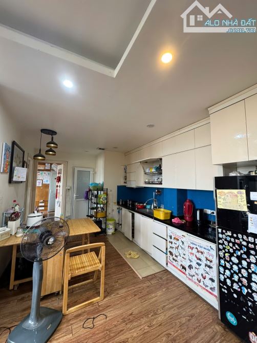 BÁN GẤP CHUNG CƯ 18 TAM TRINH - 65M2 - TRUNG TÂM - LÔ GÓC - 2 NGỦ - 4,95 TỶ.
