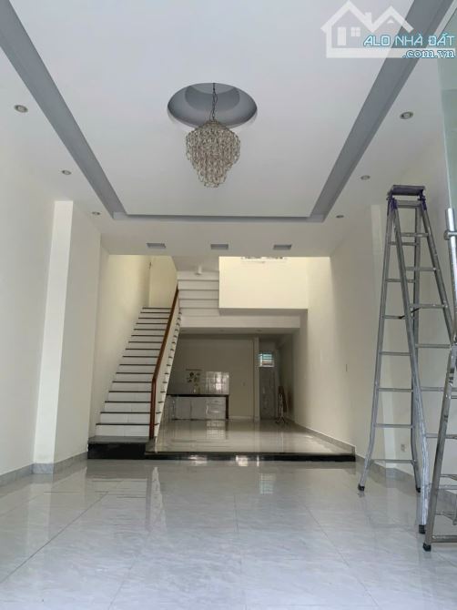 Bán nhà mặt tiền đường 15m - Khu SHB Đà Nẵng
