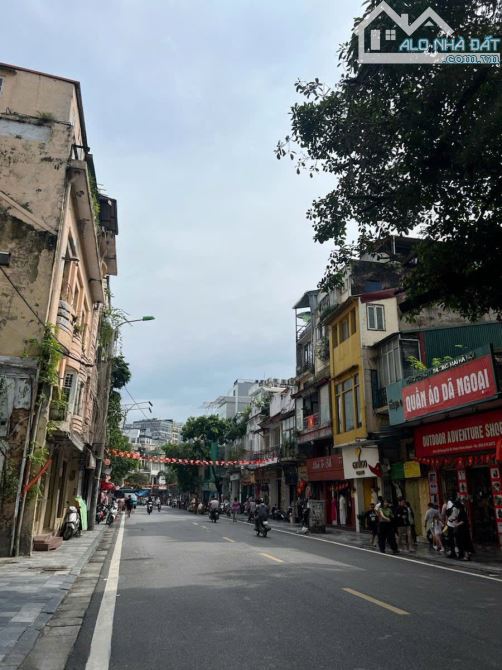 Mặt phố Hàng Gai siêu đẹp, gần Hồ Hoàn Kiếm 243m2, 3 tầng, 267 tỷ kinh doanh phát tài