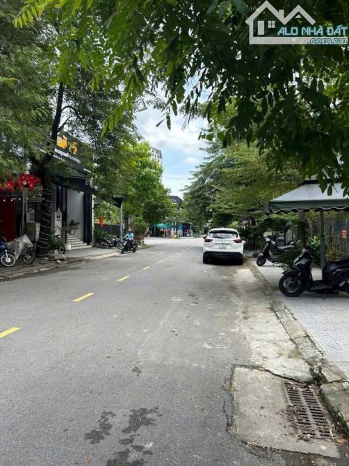 Bán đất 162m2( ngang 9m) Mặt Tiền Lê Minh- gần ngã tư Trường Chinh ( phía Uỷ Ban)