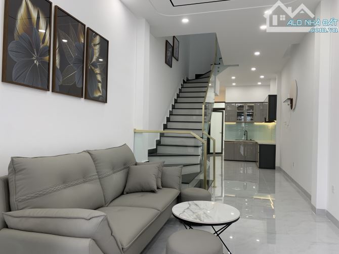 Nhà đẹp 3 tầng hẻm Lương Đình Của - Ngọc Hiệp . Thiết kế hiện đại dọn về ở ngay