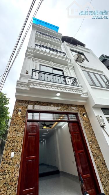 🔥🌺🏡 Nhà ĐẸP, LÔ GÓC, 43.5 m2, phố Quán Tình, Việt Hưng, Long Biên, Ô TÔ đỗ cửa, hơn 7 t