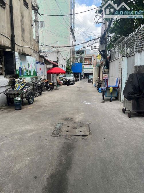 BÁN NHÀ 2 LẦU GÓC 2 MẶT HẺM – HUỲNH VĂN BÁNH, P.15, PHÚ NHUẬN